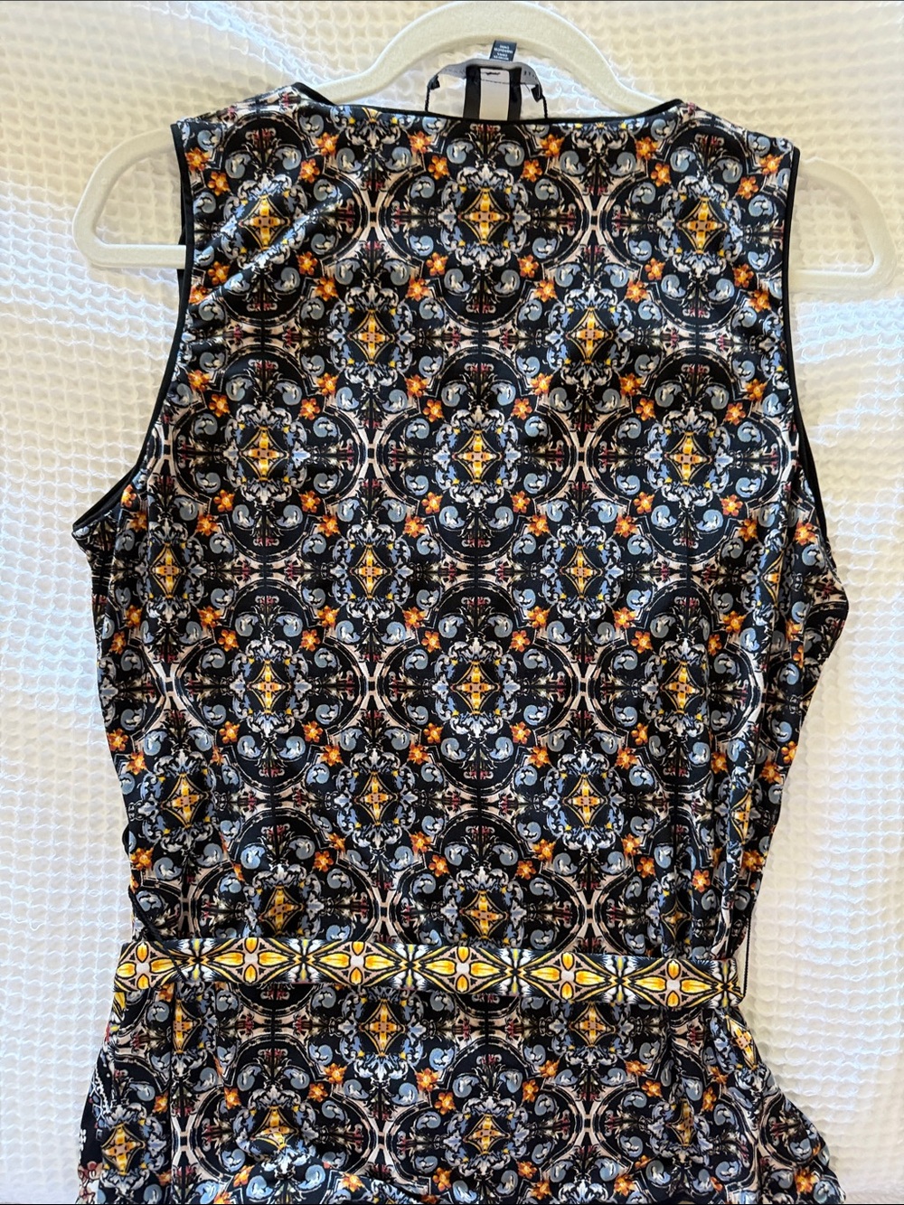 WHBM REVERSIBLE FAUX WRAP TOP WITH BELT NWOT - Picture 2 of 4